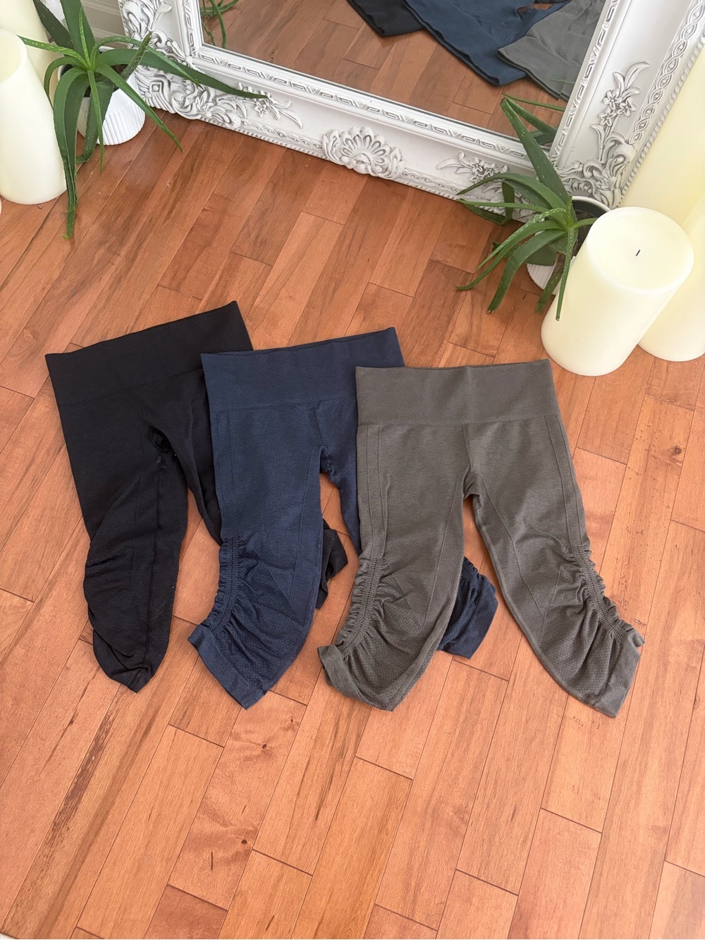 LOT of 3 LULULEMON in the flow capris